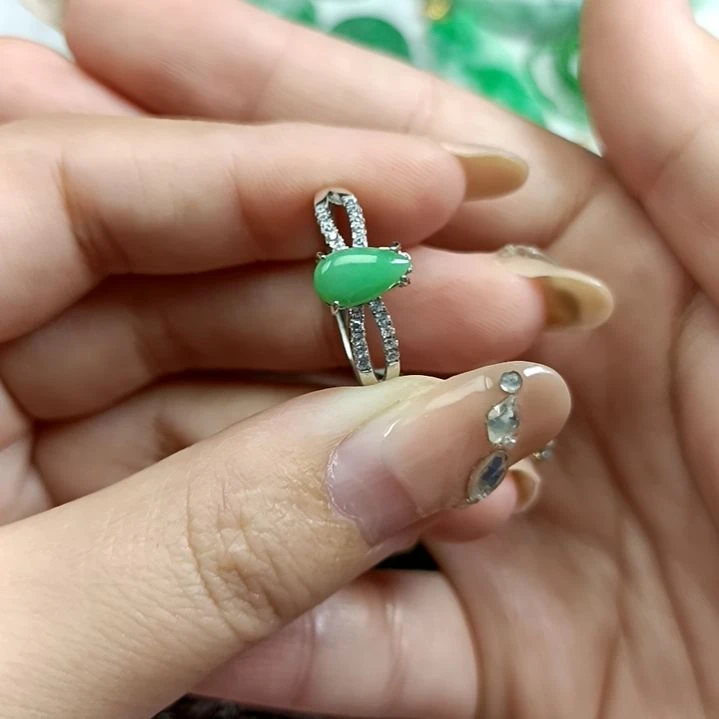 翡翠颈饰银S925镶嵌翡翠成品