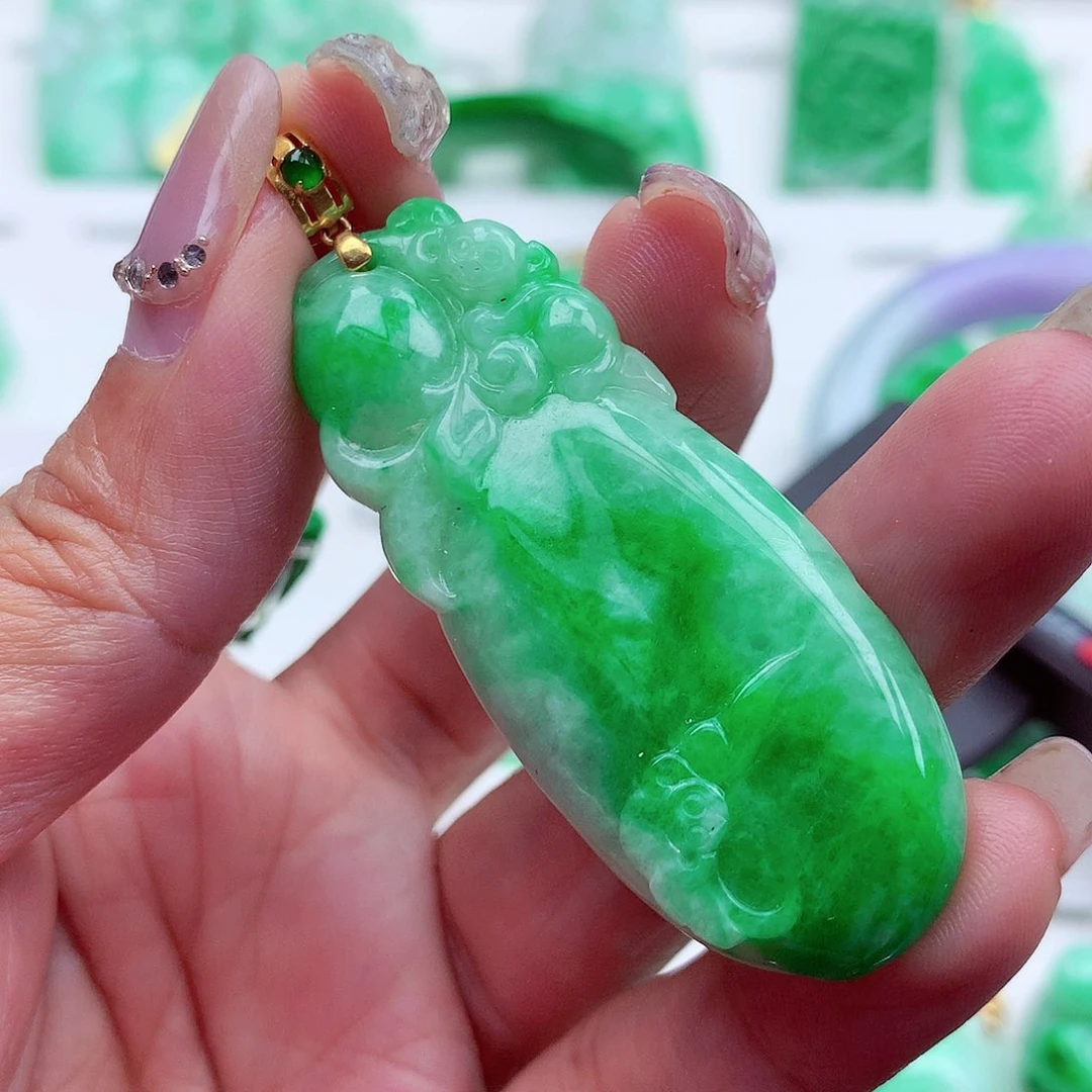 翡翠颈饰18K金镶嵌翡翠