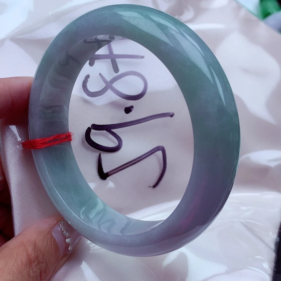 翡翠手镯未镶嵌翡翠手镯