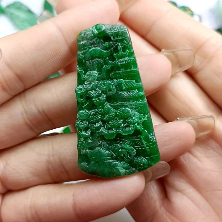 翡翠颈饰未镶嵌翡翠成品