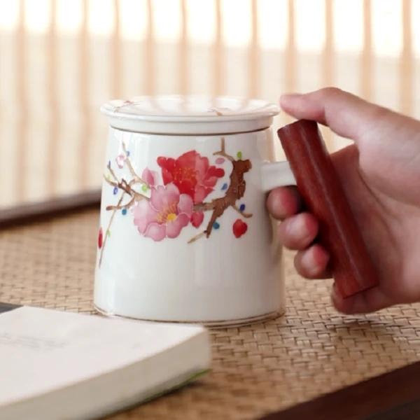 梅花木柄马克办公杯浅浮雕手绘带盖茶水分离杯大容量白瓷喝水杯