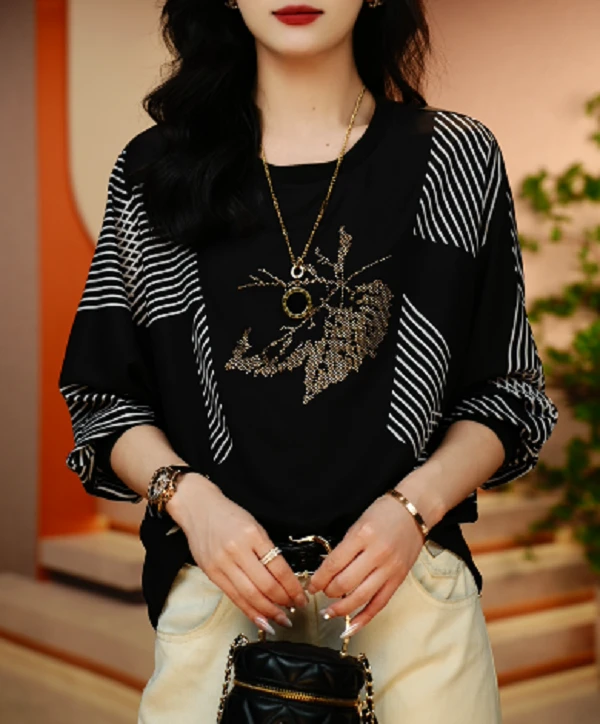 高端长袖时尚上衣女显瘦显白百搭印花圆领减龄