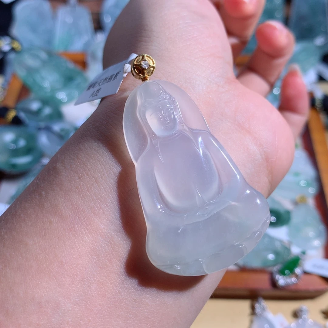 翡翠颈饰18K金镶嵌素衣观音