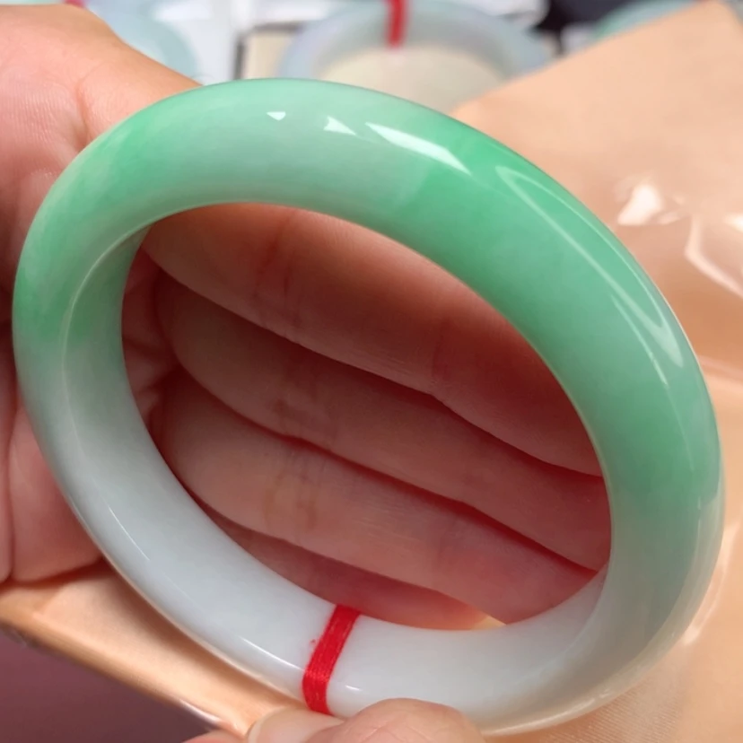 【闪购商品】翡翠手镯未镶嵌…