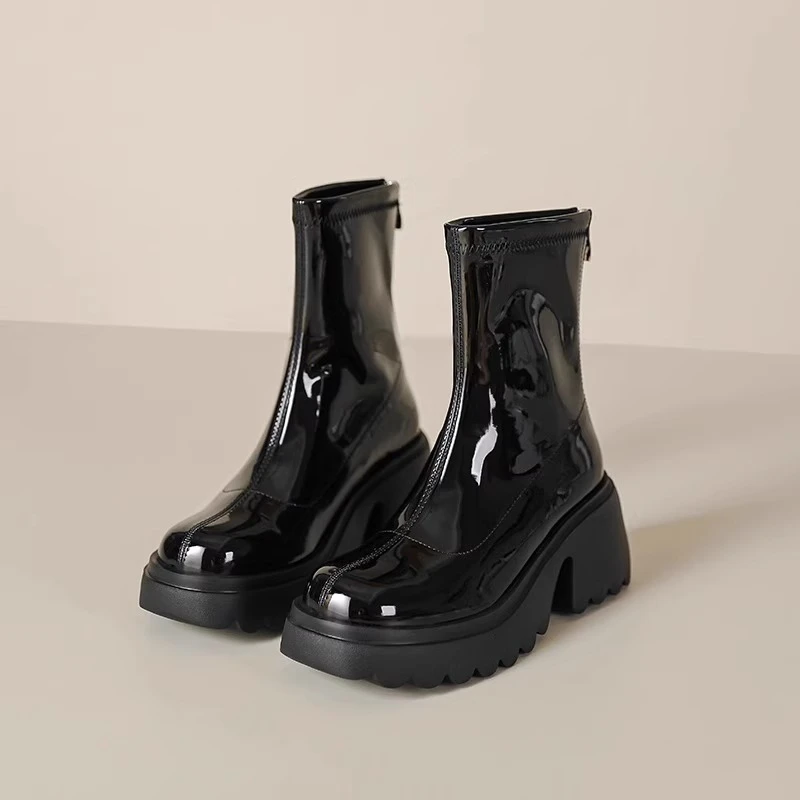 香港厚底马丁靴女2025年春秋新款粗跟漆皮短靴时尚百搭弹力瘦瘦靴