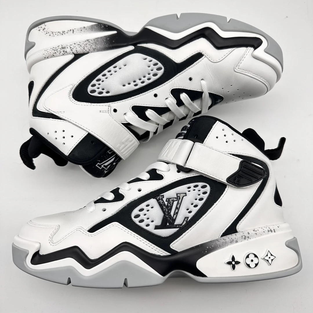 Lv/5.5码39.5码/Trainer2代黑白拼接中帮篮球鞋/98新/潮流时尚