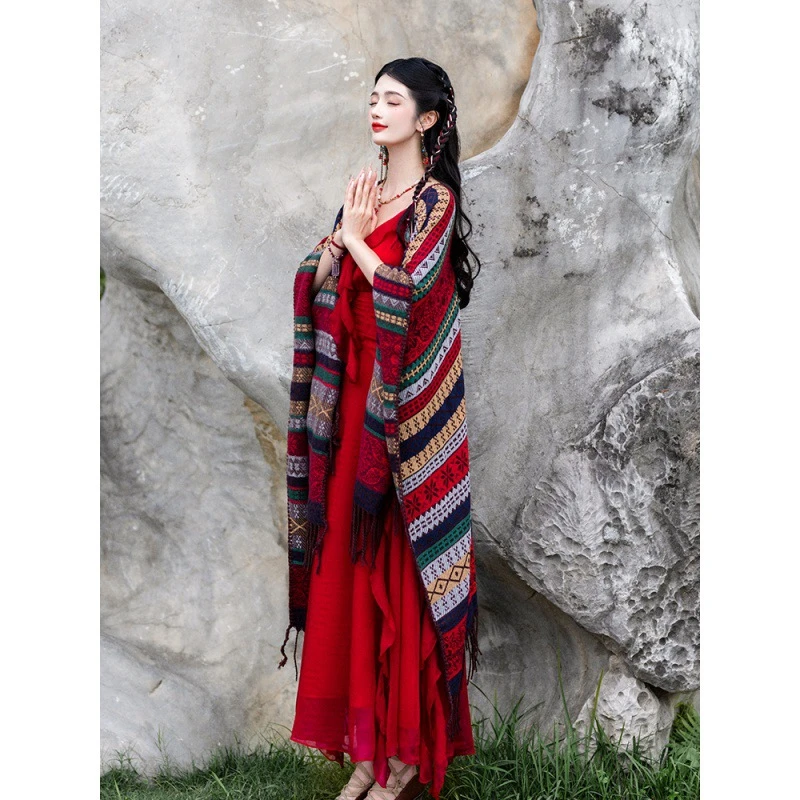 民族风披肩红色云南西藏大草原旅游披风外套配吊带连衣裙异域风情