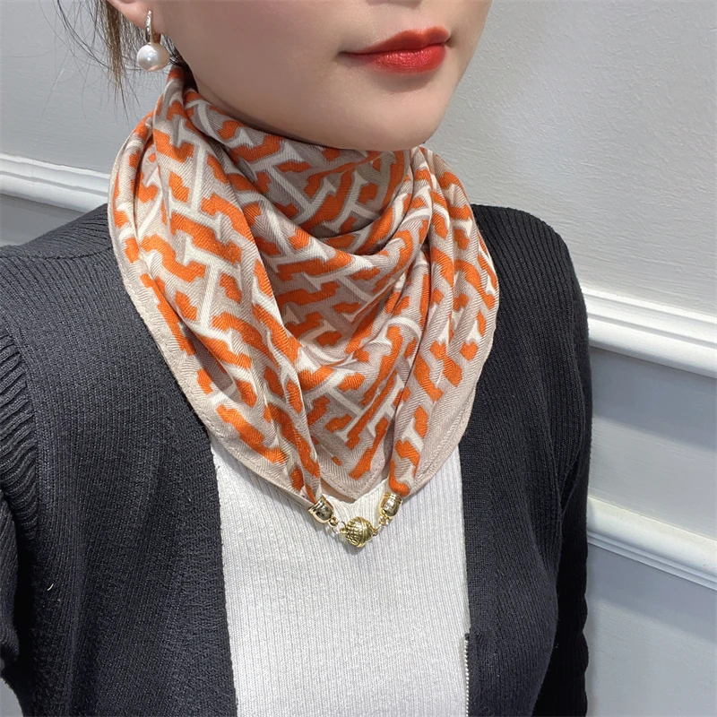 新款磁吸扣方巾丝棉围巾春秋冬季丝巾百搭精致时尚洋气女士围脖