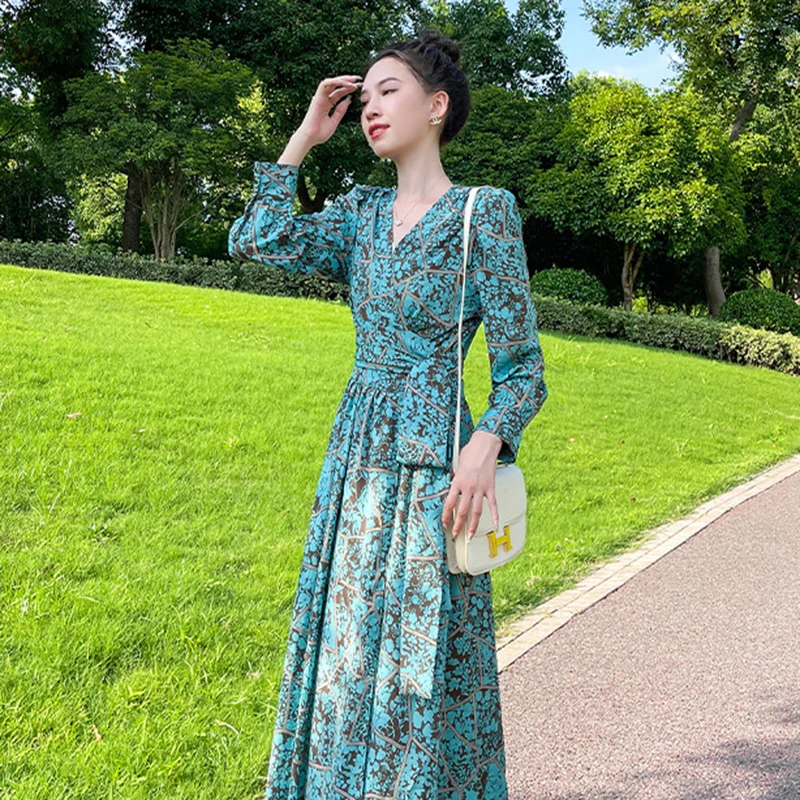 碎花长袖连衣裙女2024年秋新款法式裹身长款收腰长裙7392