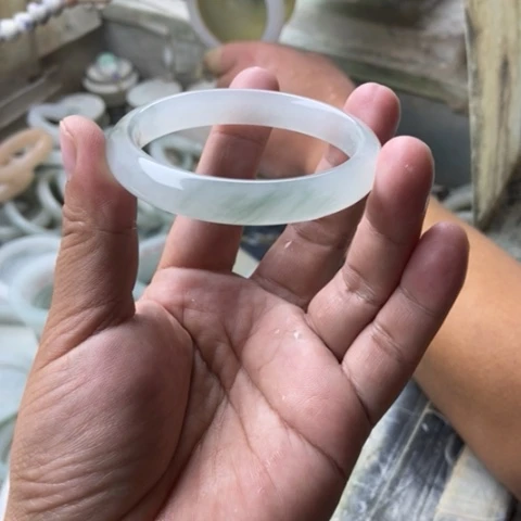 石英质玉手镯未镶嵌随**玩