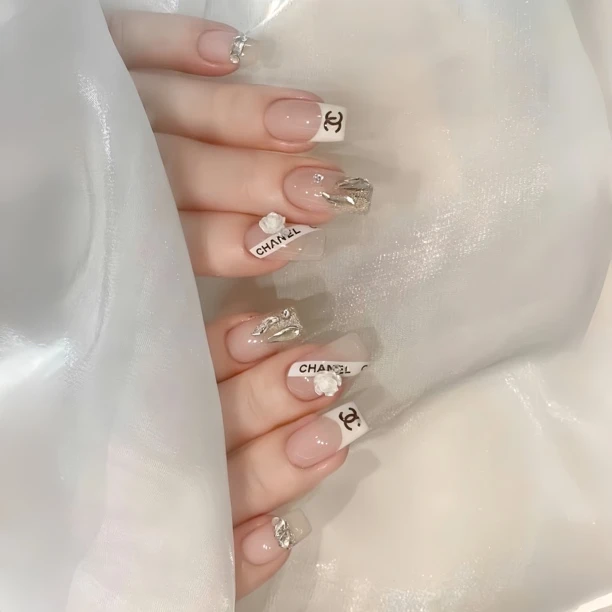 99新娘三茶花小香风法式气质高级感美甲成品假指甲贴片手工穿戴甲