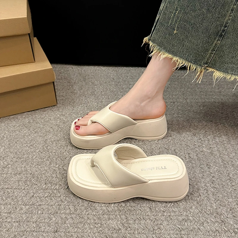 法式晚风时尚休闲人字拖女外穿2024夏季新款高级感小众百搭凉拖鞋