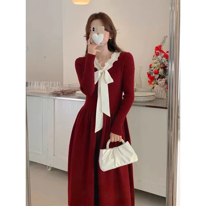 孕妇连衣裙2023冬季气质潮妈显瘦蝴蝶结绑带V领红色连衣裙中长款
