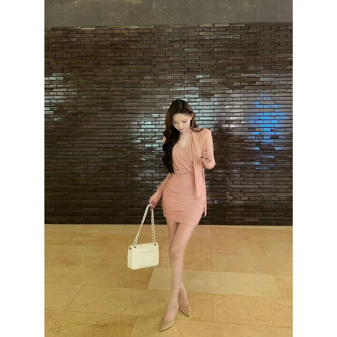 SZA【暮日风雪】冬季新款设计感V领飘带修身气质显瘦连衣裙A-1319