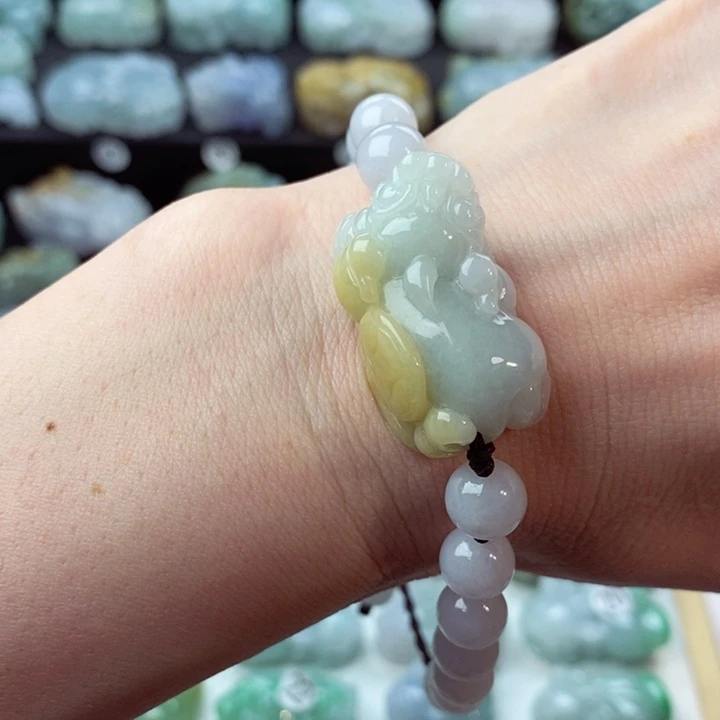 翡翠颈饰未镶嵌天然