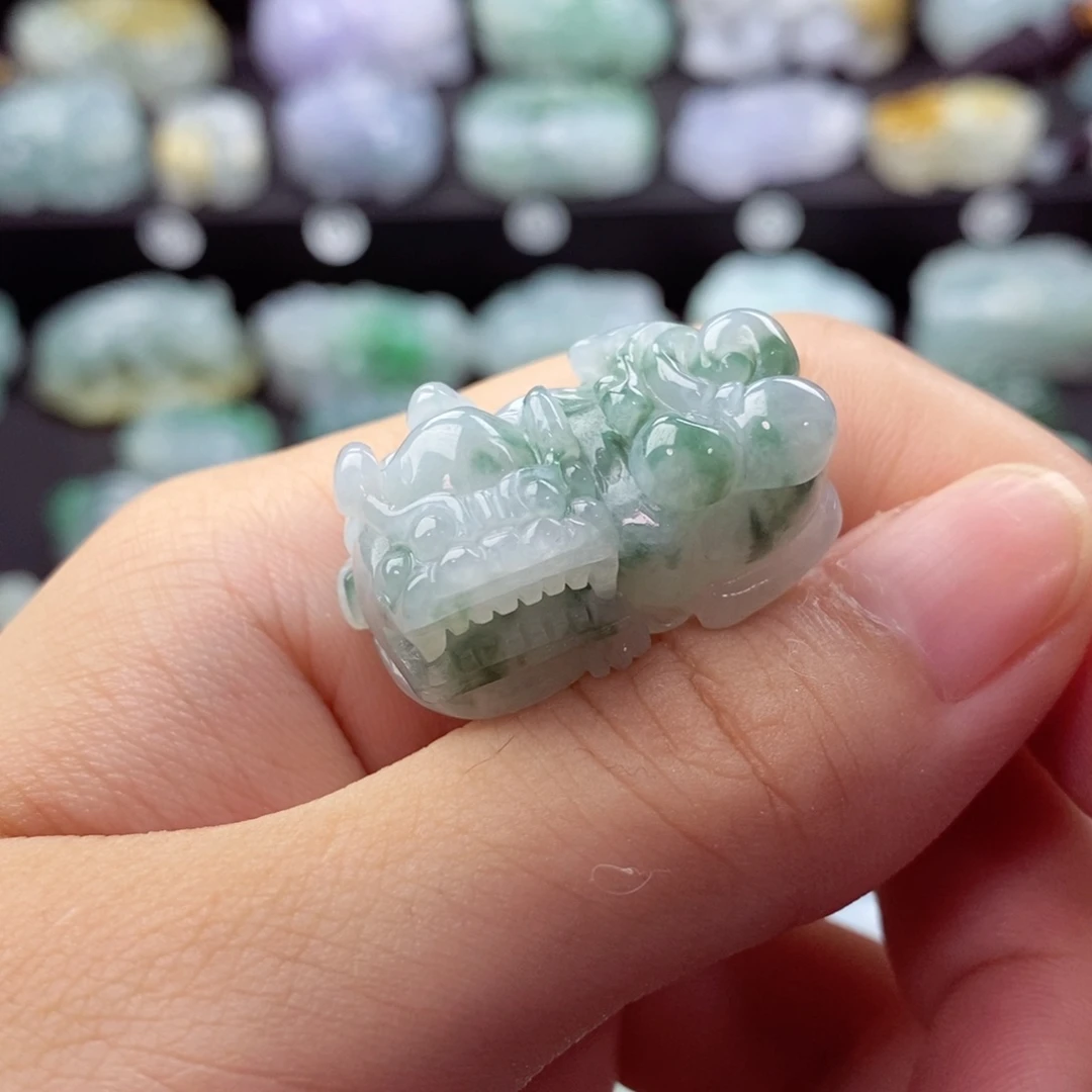 翡翠颈饰未镶嵌天然