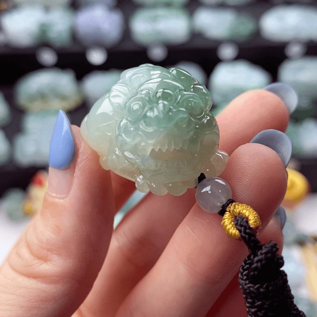 缅甸天然翡翠A货冰润飘花口含珠貔貅吊坠