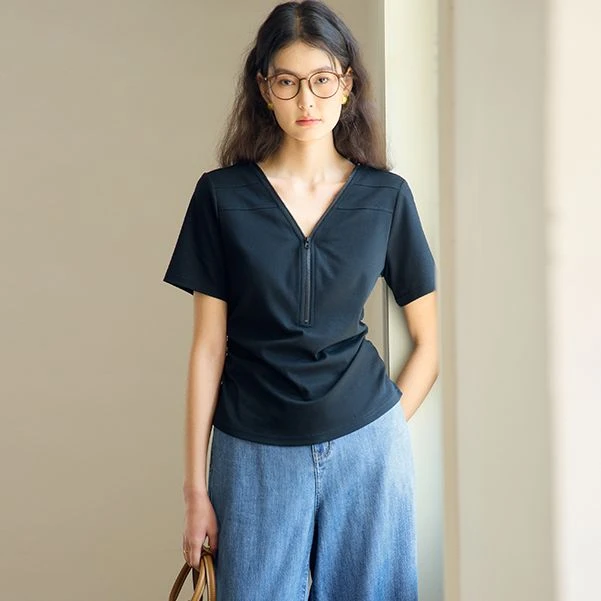 独束微胖大码女装气质感时尚百搭通勤风简约显瘦收腰T恤24DS82302