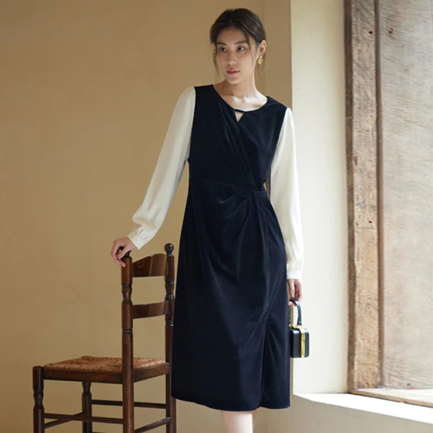 独束大码微胖女装收腰连衣裙女法式赫本风小黑裙23DS84443/84513