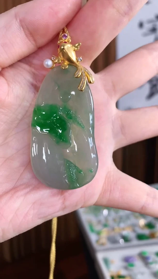 【闪购商品】翡翠吊坠(不含链)18K金镶嵌吊坠