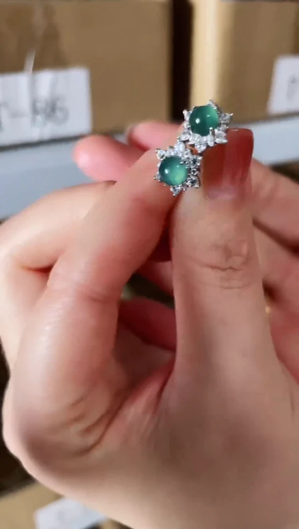 【闪购商品】翡翠耳饰未镶嵌F1204016