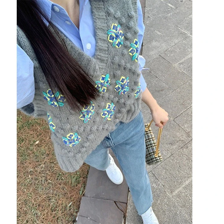 设计感小众灰色穿搭上衣百搭无袖8815马甲女马夹V领系奶复古针织