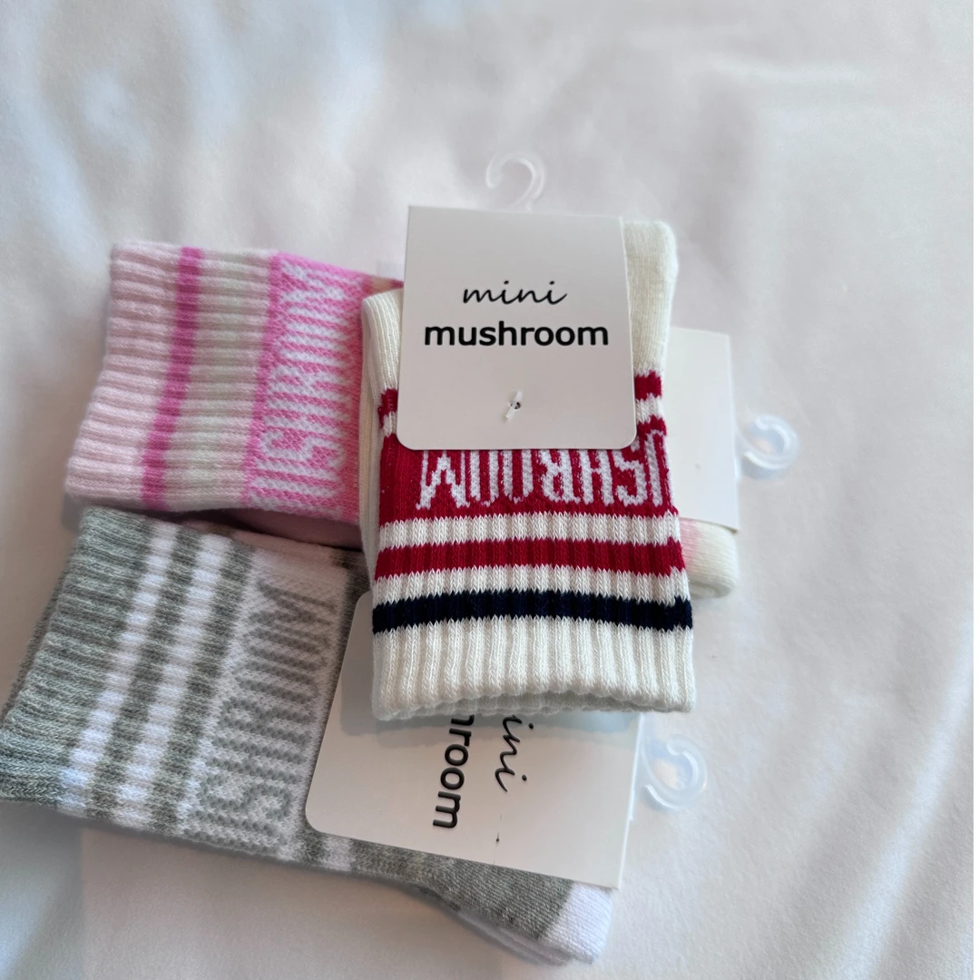 品牌福利 洋气三色英文字母袜子  单双装 颜色随机发