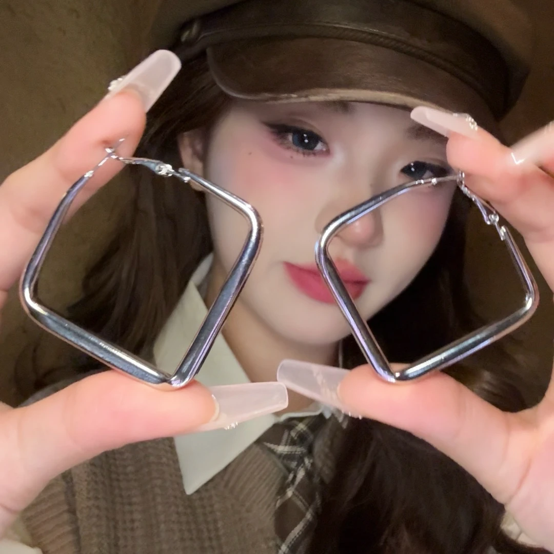 铜合金耳饰 显脸小~欧美气质方形耳环女小众高级感夸张耳钉耳饰