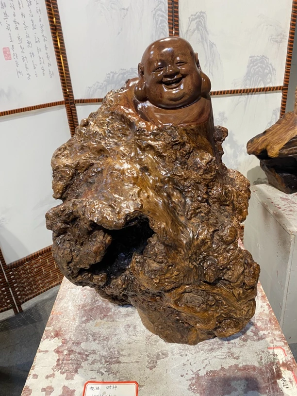梭椤木天然随型瘤包桌面弥勒佛