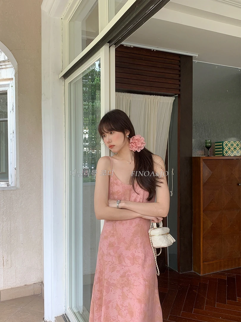 春夏新品法式油画温柔感垂感圆领吊带碎花长裙女2027连衣裙