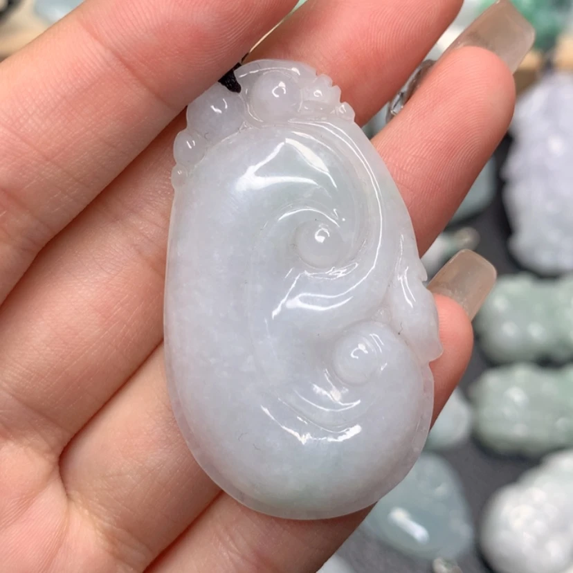 【闪购商品】翡翠颈饰未镶嵌如意