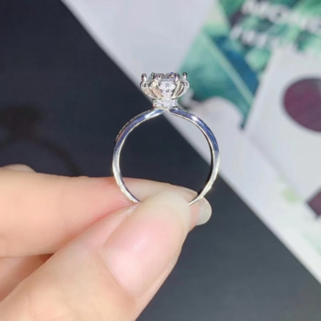 925银莫桑石银制品 （皇后手捧花）时尚女王闭口戒莫桑戒精美镶嵌