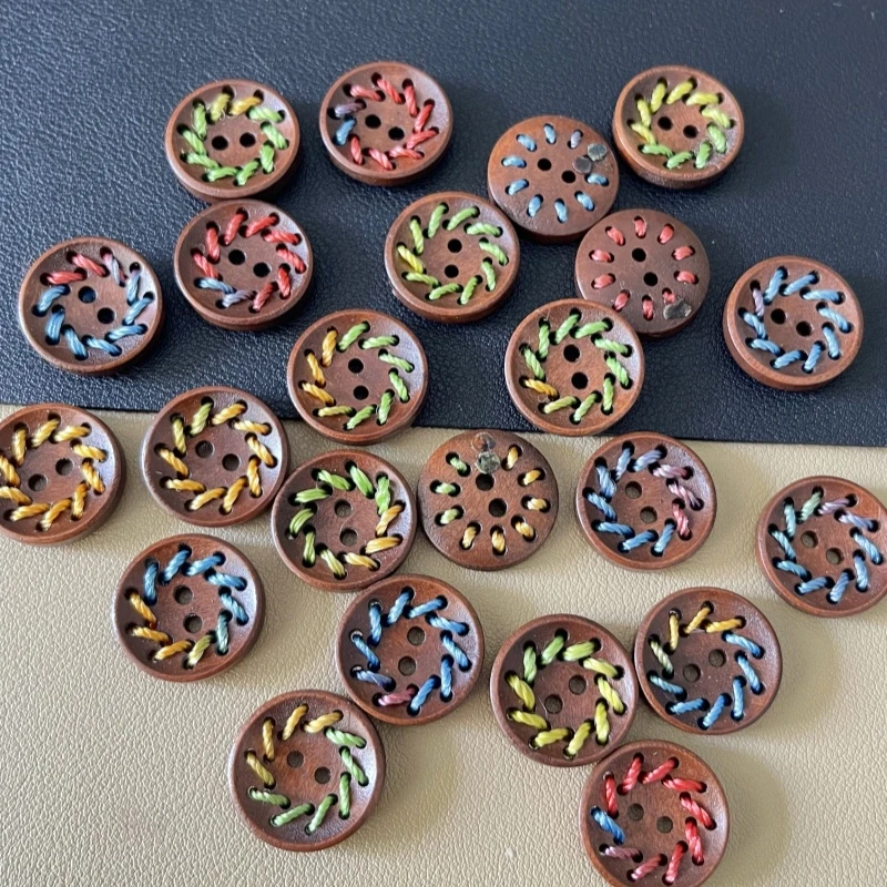 20mm新款毛衣衬衫纽扣圆形木制穿线纽扣手工木纽扣穿绳儿童毛衣扣