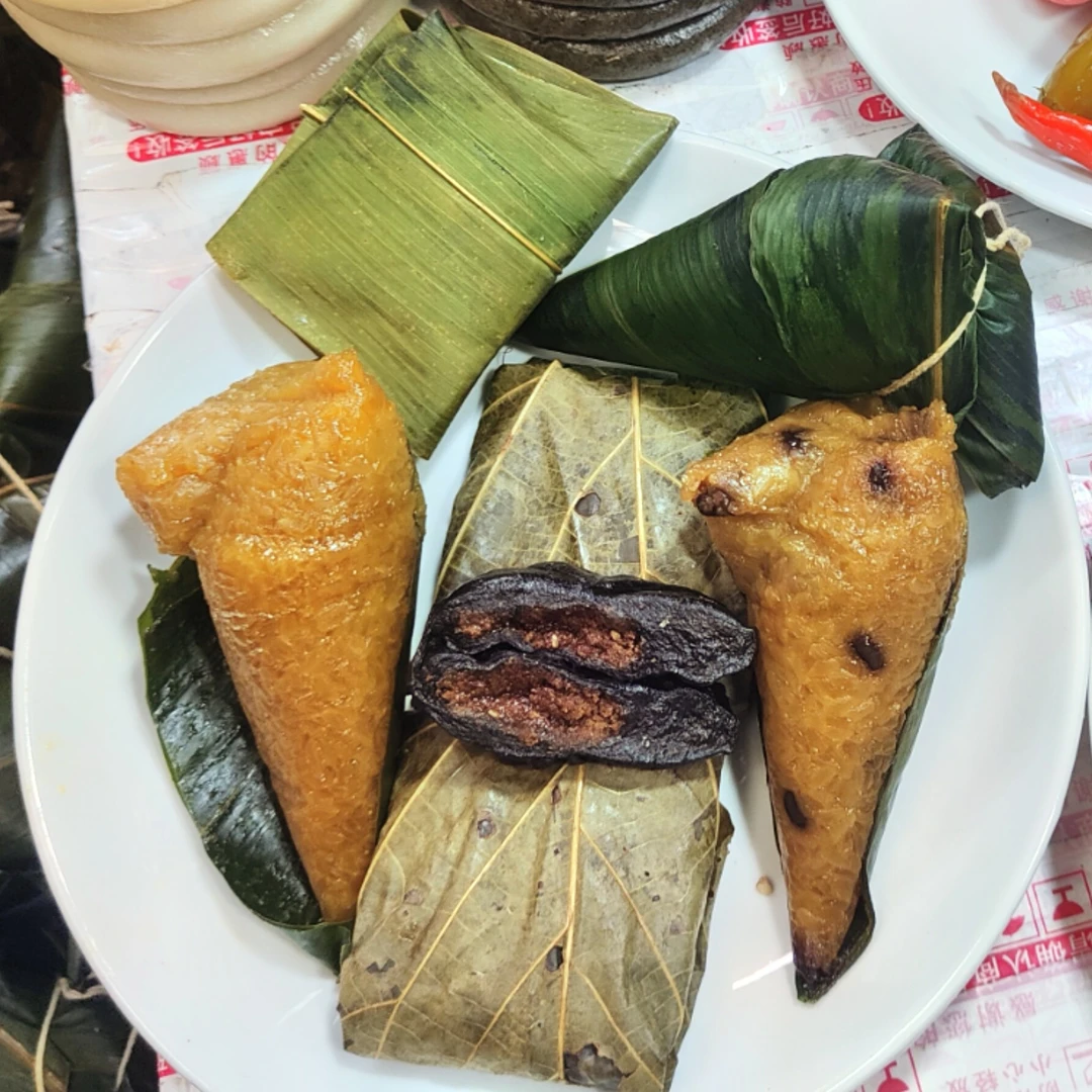 混合味:桐叶粑粑6个 原味2个红豆2个粽叶子包