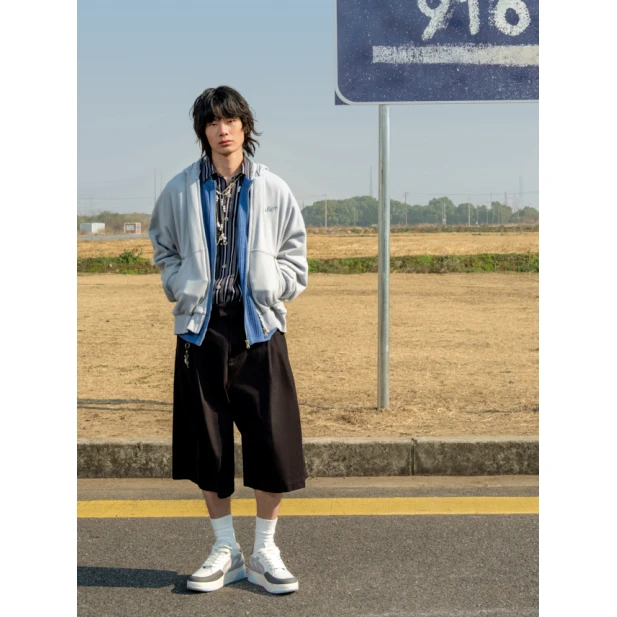 GB 米色刺绣徽标双袋宽松粗织拉链开衫