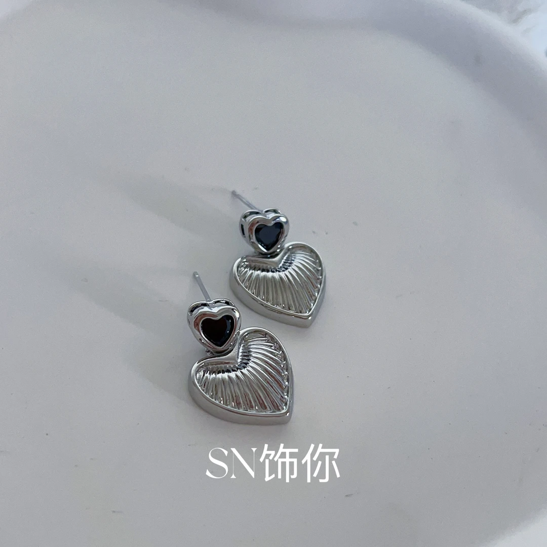 铜合金耳饰 SN028/复古爱心百搭简约设计款耳钉两色可选
