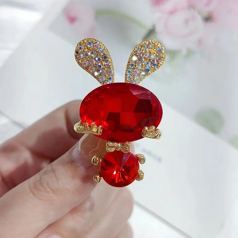 红色水晶小兔子胸针韩版可爱时尚大衣西服毛衣衬衫晚礼服等配饰