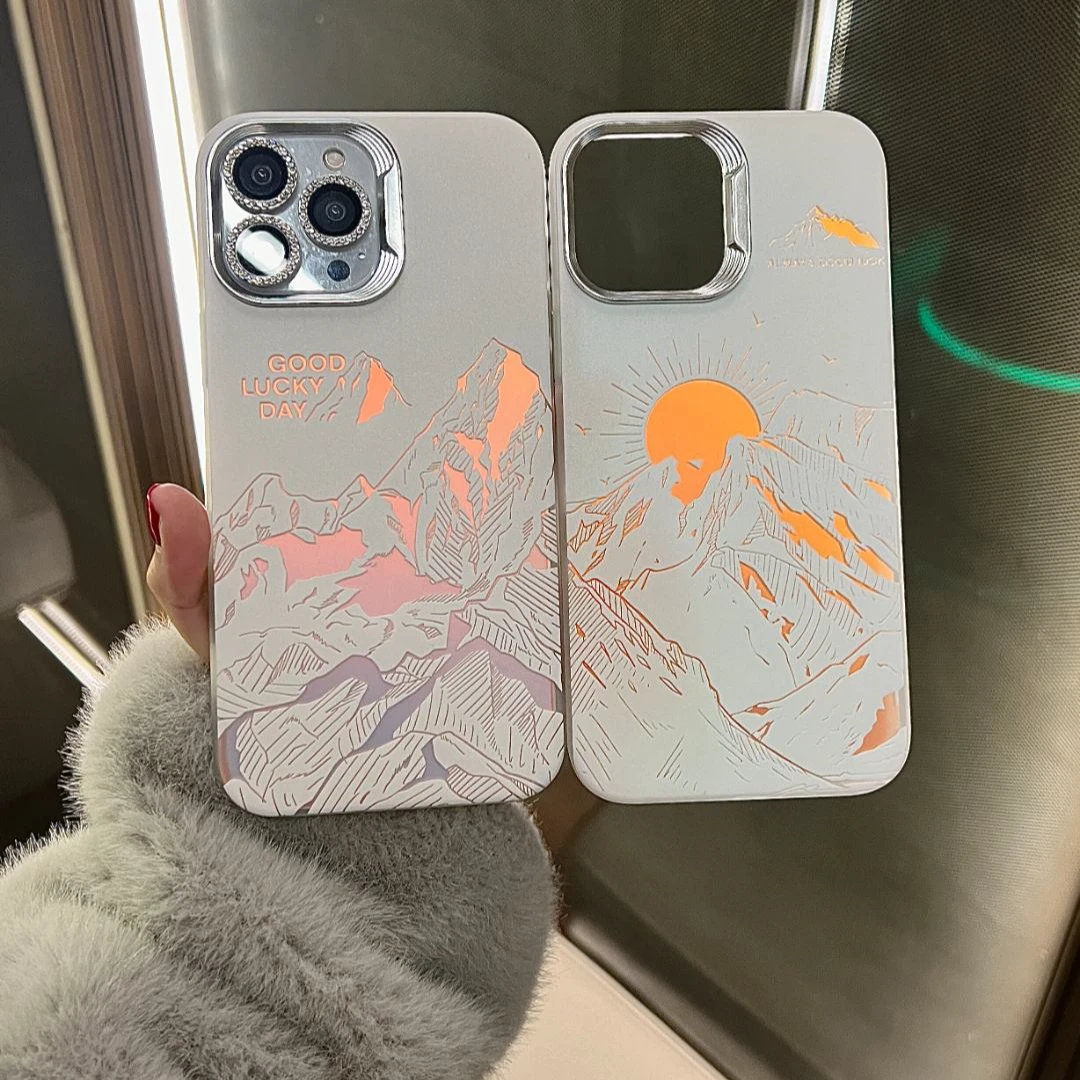 日照金山来财镭射适用14Promax手机壳iphone15电镀13华为12极光11