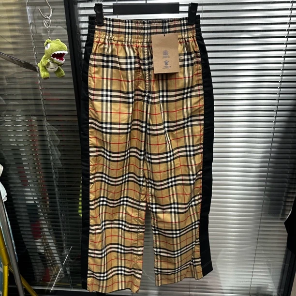 全新原吊牌 Burberry/巴宝莉 格纹黑边裤/uk4码