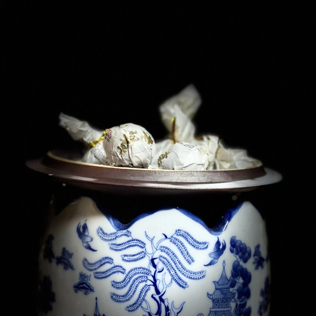 老班章龙珠古树单株纯料生茶2022年头春普洱工艺10颗