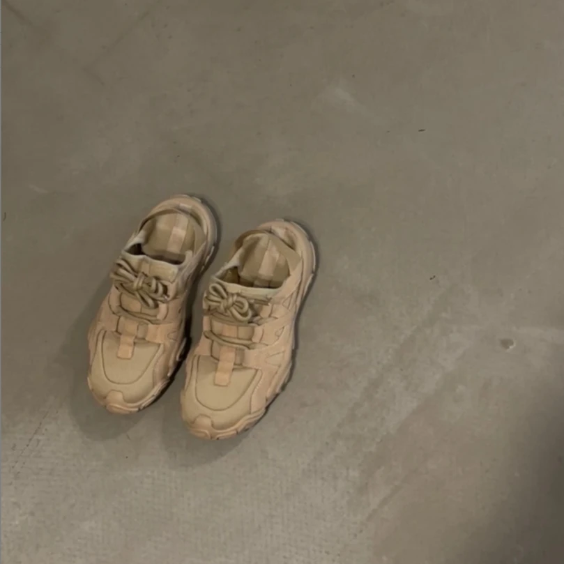 软底运动鞋 00649 X