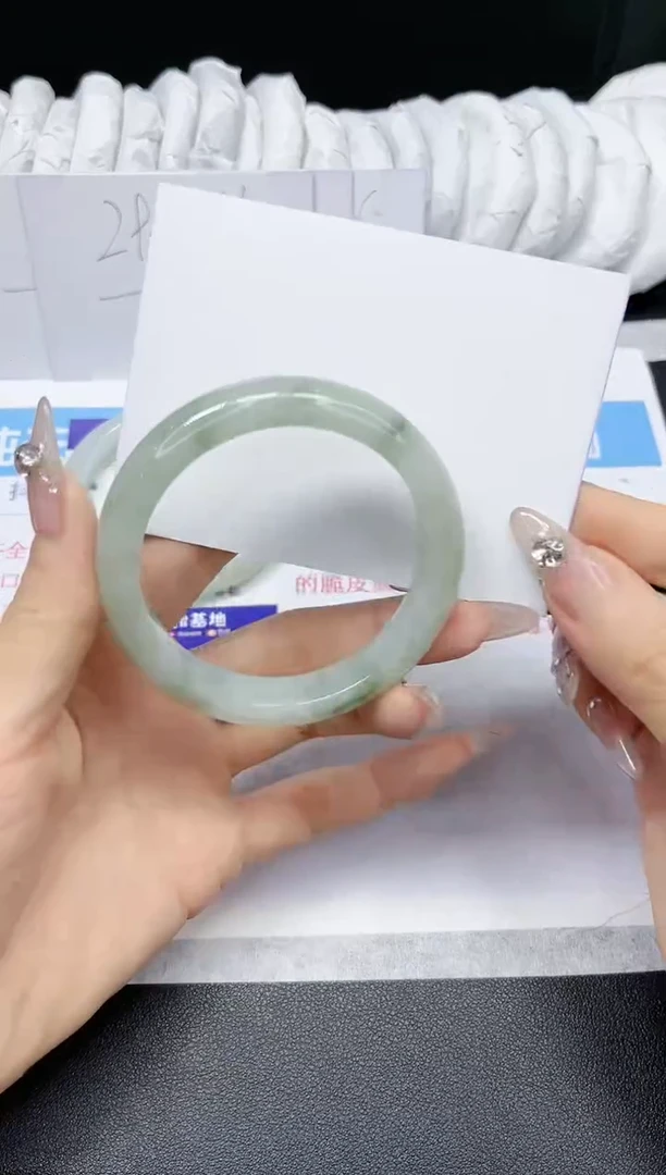 【闪购商品】石英质玉手镯未镶嵌161/56