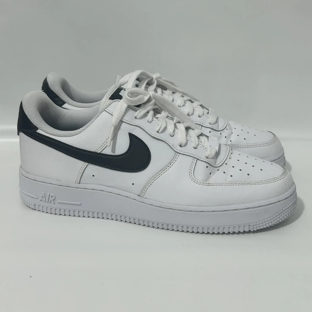 42码Nike Air Force 1 空军一号 板鞋 白黑 公价999 二手