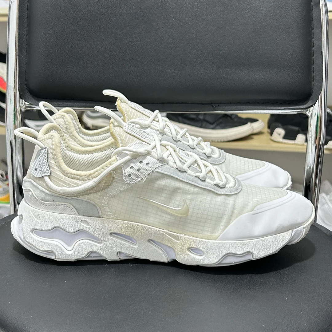 41码 Nike React Live 防滑耐磨 运动 跑鞋 白色 公价699 二手