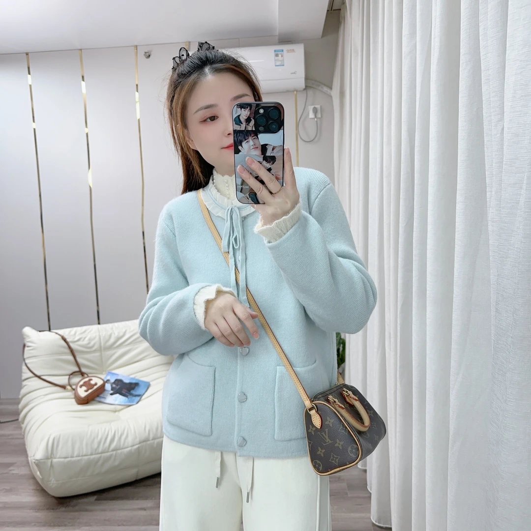【小雅定制】爱心扣细针织软糯开衫毛衣2024冬新款显瘦上衣外套