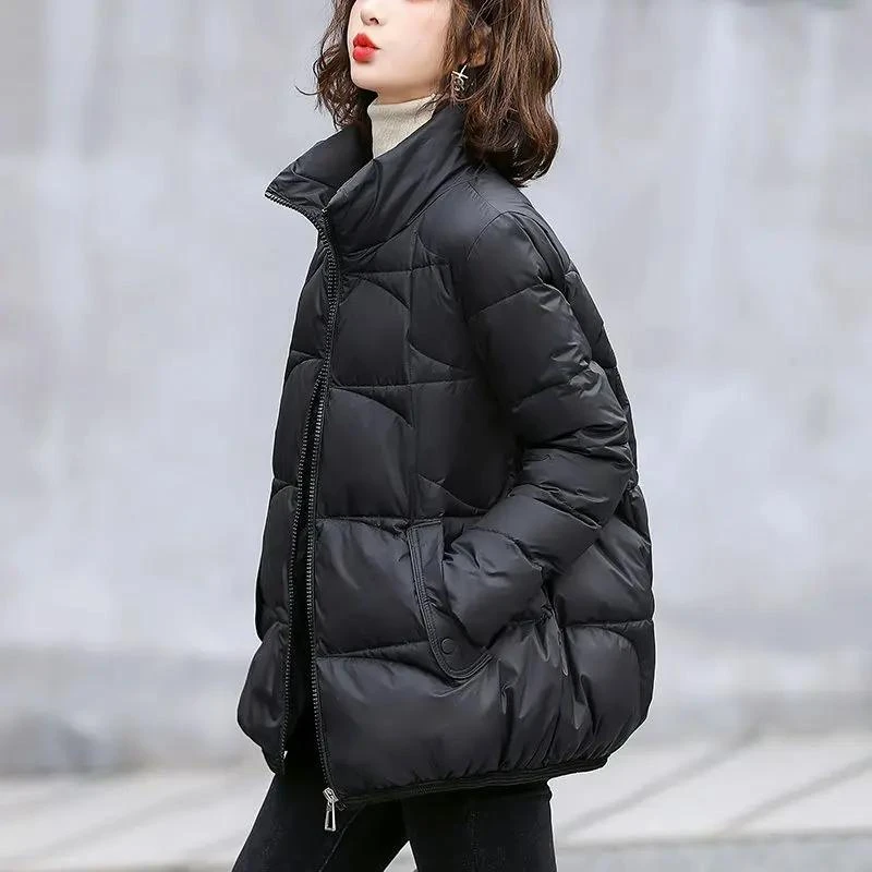 轻薄短款羽绒女冬2023新款大码小个子中老年妈妈女士白鸭绒外套