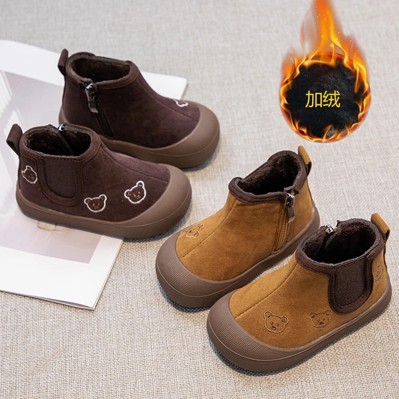 韩版女童刺绣小熊短靴2025冬季新款二棉加绒保暖男童防滑运动棉靴