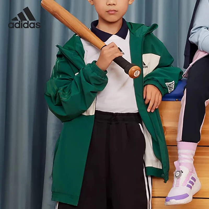 adidas阿迪达斯儿童款休闲连帽运动外套户外运动梭织夹克IN6531