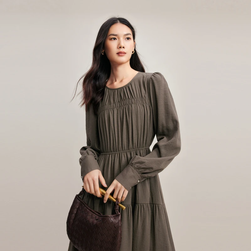 伊芙丽圆领百搭抽皱长版连衣裙休闲通勤气质茶歇裙子1E9993571