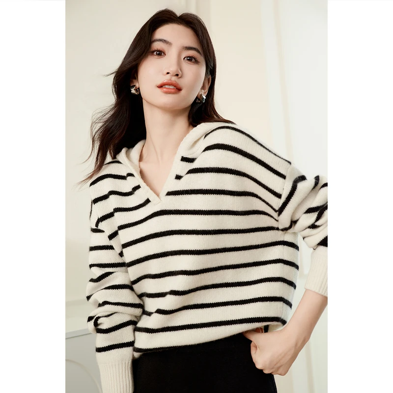 【衣衣专属】伊芙丽100%绵羊毛条纹设计带帽针织衫毛衣1FA935341